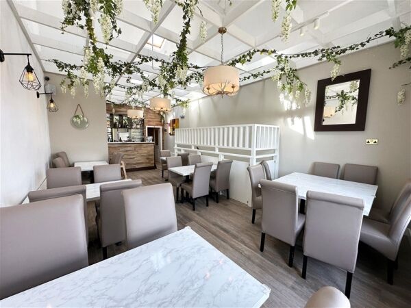 Restaurant/Cafe in Hale, Altrincham Photo 2