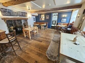 Immaculate & Extremely Profitable Devon Country Inn With 3/4 Letting Bedrooms & Owners Apartment