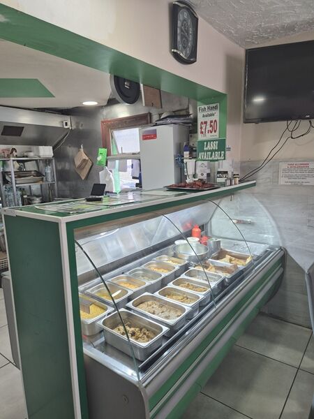 Spice Up Your Future with This Thriving Restaurant in Slough!