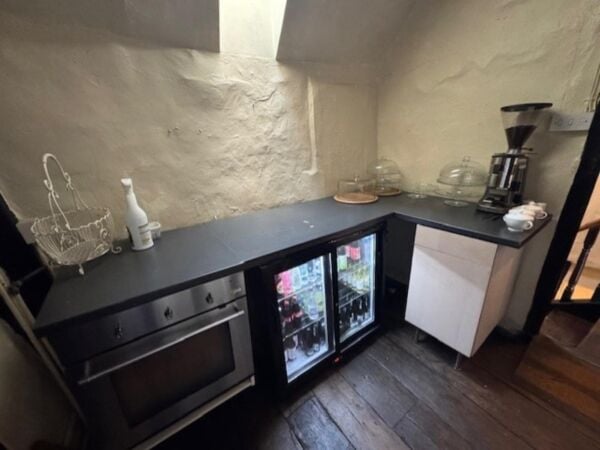 Leasehold Licenced Tea Rooms Located In Warwick Leasehold Licenced Tea Rooms Located In Warwick