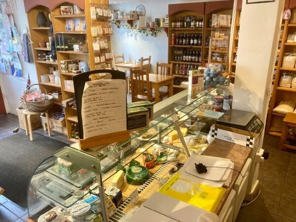 DELICATESSEN & TEA ROOM/COFFEE SHOP