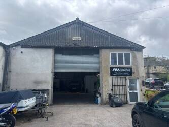 Independent Car Body Repair Centre Photo 2