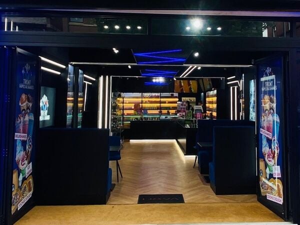 Leasehold Vape Store & Dessert Cafe Located in Nottingham Leasehold Vape Store & Dessert Cafe Located in Nottingham
