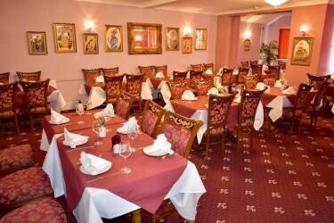Two Thriving Restaurants with Large Function Suite – Prime Huntingdon Location
Two Thriving Restaurants with Large Function Suite – Prime Huntingdon Location