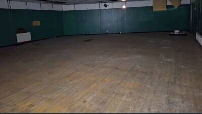 TAKEAWAY AND 2 LARGE HALLS FOR RENT