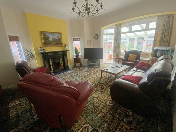Home & Income B&B with South Facing Garden in the Very Sought-After Alum Chine