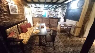 HEREFORDSHIRE - STRATEGICALLY LOCATED HOTEL