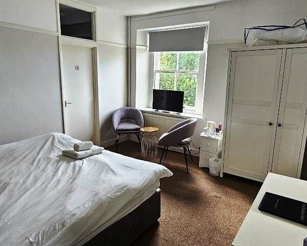 Licensed Hotel, Restaurant & Bar for Sale Licensed Hotel, Restaurant & Bar for Sale