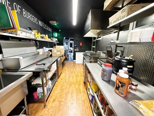 Hot Food Takeaway in Hyde