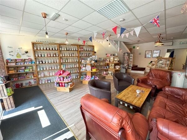 Sweet Shop/Coffee Shop/Tea Room in Ashton-in-Makerfield Photo 2