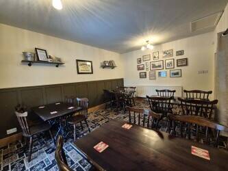 STAFFORDSHIRE - QUAINT VILLAGE PUB