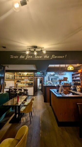 WOODFIRED PIZZA BAR/RESTAURANT