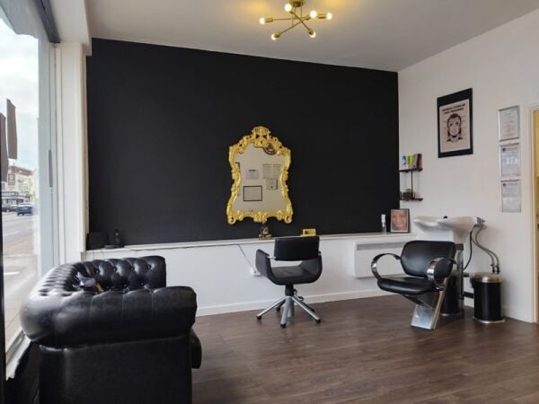 Be Your Own Boss in Beauty – Fully Equipped Salon for Sale