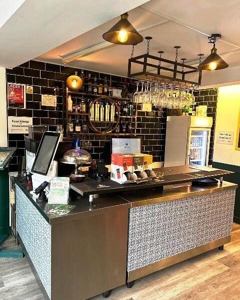 Licensed Restaurant  /   Fast Food Takeaway Specialising In Burgers And Ribs for Sale