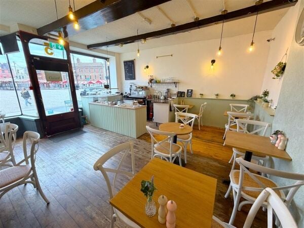 Cafe & Sandwich Bars For Sale in Newark