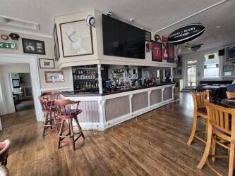 CONWY - SUBSTANTIAL SEASIDE PUBLIC HOUSE WITH PLANNING PERMISSION