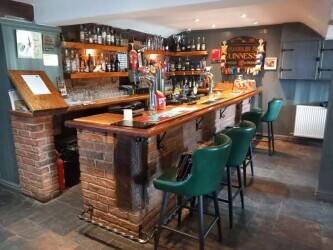SHROPSHIRE - CHARACTER WELL APPOINTED VILLAGE PUB