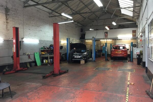 Established MOT Garage - Bristol Established MOT Garage - Bristol