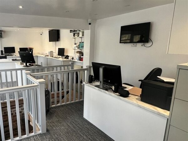 Retail For Sale in Leeds Retail For Sale in Leeds