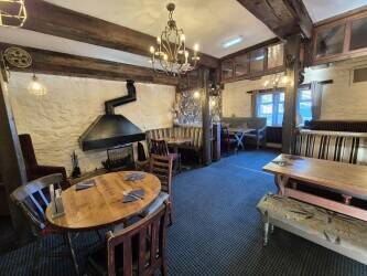 GREATER MANCHESTER - STUNNING CANAL SIDE PUBLIC HOUSE