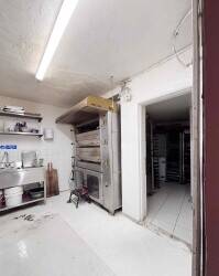 Café & Bakery with Hot Meals, Cakes, and Donuts Takeaway Café & Bakery with Hot Meals, Cakes, and Donuts Takeaway
