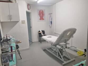 Aesthetic Beauty clinic and training academy in Bristol with a 500-client base and a sponsor licence. Aesthetic Beauty clinic and training academy in Bristol with a 500-client base and a sponsor licence.