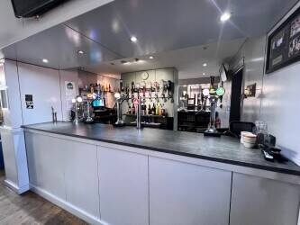 SOUTH YORKSHIRE - 4 BEDROOM TOWN CENTRE WET LED PUBLIC HOUSE