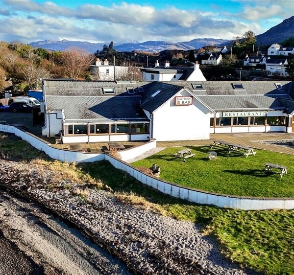 Castle Moil Restaurant, King Haakon Bar & Bunkhouse