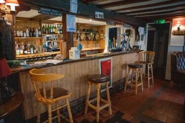 SUFFOLK - CHARMING COUNTRY RESTAURANT AND PUB