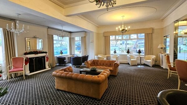 33 Bedroom Town Centre Hotel with Outside Swimming Pool
