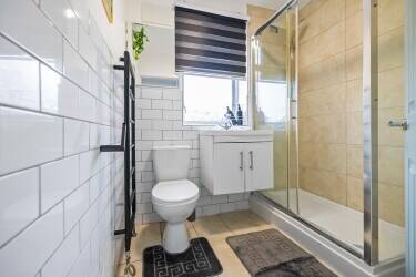 Serviced Apartment for sale in Coventry West Midlands 3 bed