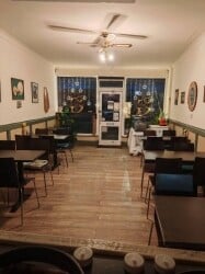 Restaurant/Café leasehold for sale in Hastings Town centre, East Sussex Restaurant/Café leasehold for sale in Hastings Town centre, East Sussex