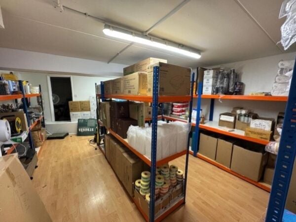 Leasehold Fish & Chip Takeaway Located In Luton Photo 2