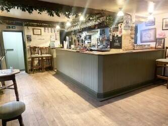 NORTHAMPTONSHIRE - TRADITIONAL VILLAGE PUB WITH MODERN BEER GARDEN