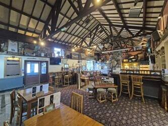 SOUTH LAKELAND – COSY BAR AND RESTAURANT IN CONVERTED STONE BARN