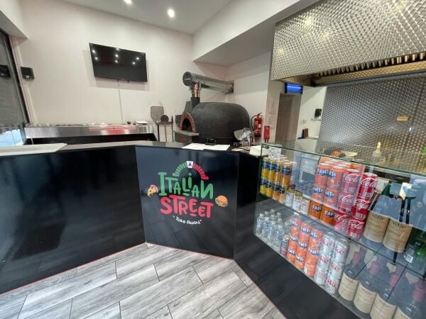 Superbly Presented Freehold Pizza Takeaway Superbly Presented Freehold Pizza Takeaway