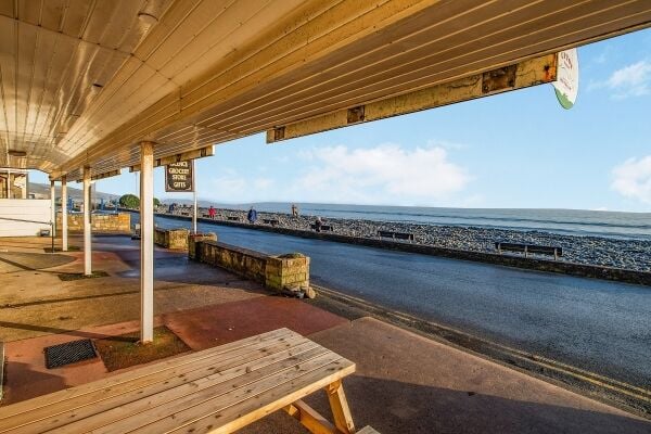 Grocery & Gift Shop With Holiday Let-Pembrokeshire Grocery & Gift Shop With Holiday Let-Pembrokeshire