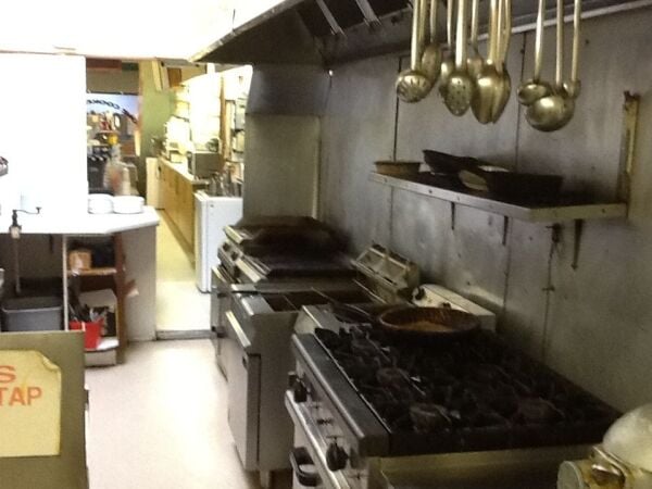 EXCELLENT COFFEE SHOP/CAFE OPPORTUNITY IN MAJOR SOUTH WALES SHOPPING CENTRE