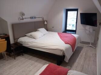 TREORCHY FIFTEEN BEDROOM HOTEL