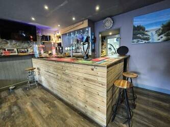 GWYNEDD - REFURBISHED PUBLIC HOUSE WITH EIGHT LETTING ROOMS