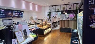 EXCEPTIONAL COFFEE SHOP WITH BAKES IN LEEDS: EARLY SALE DESIRED