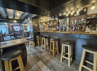 SOUTH LAKELAND - REFURBISHED VILLAGE PUB SITUATED CLOSE TO THE LAKE DISTRICT