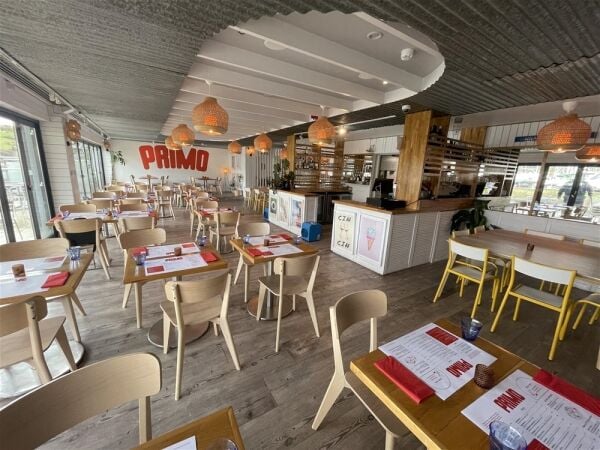Stunning Waterfront Restaurant in the Heart of Salcombe For Sale in Salcombe