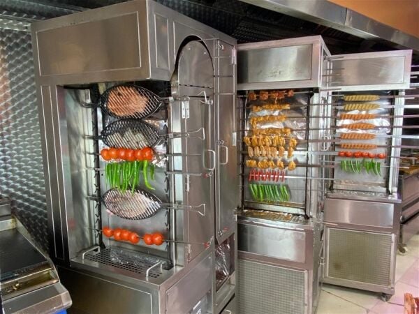 AUTOMATED GRILLING SYSTEM WITH OIL-WASTE RECOVERY TECHNOLOGY