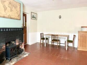 SUFFOLK - THREE BEDROOM PUBLIC HOUSE ON LARGE PLOT