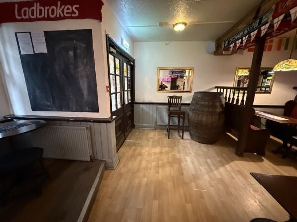 Freehold Public House in Tiverton For Sale in Tiverton Freehold Public House in Tiverton For Sale in Tiverton