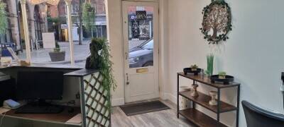 Upmarket professional Hair Salon in Warwick