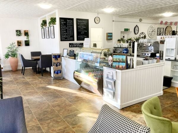 CAFÉ/COFFEE SHOP CAFÉ/COFFEE SHOP