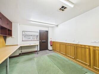 Leasehold, Versatile office and workshop Leasehold, Versatile office and workshop