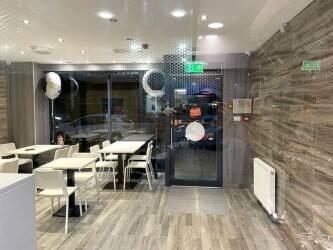 Fully Fitted Takeaway/Restaurant Opportunity within busy retail parade